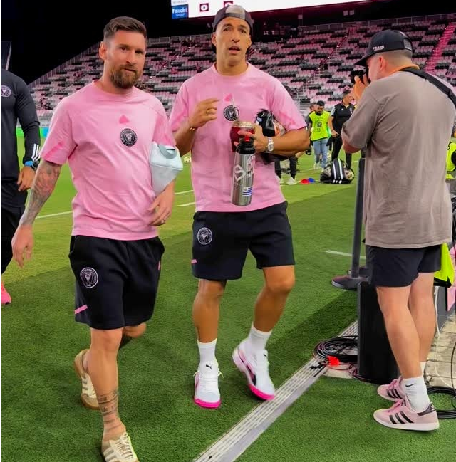 Vòng loại trực tiếp bắt đầu! Messi dẫn dắt toàn đội Inter Miami tới sân vận động