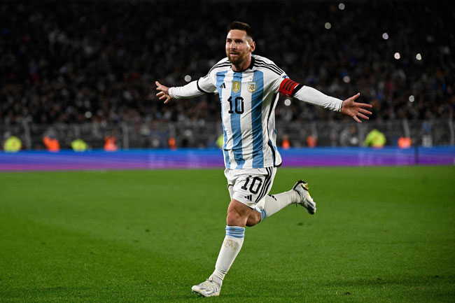 Mặc áo số 10 ĐTQG và ghi 100 bàn thắng, Messi: Tôi không phải là người để ý đến số liệu thống kê