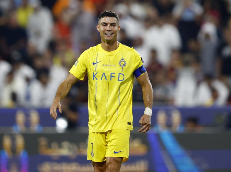 Sao Jeddah United: Pioli không dám thay Ronaldo, thi đấu không tốt ở trận Trăng non